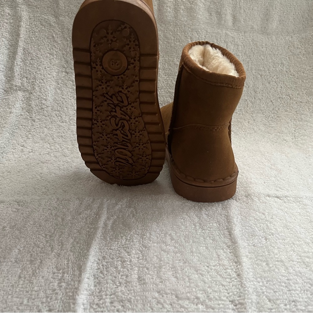 brown boots - Picture 3 of 3